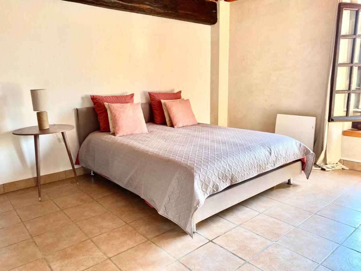 Domaine Du Cellier De La Couronne Bed & Breakfast Sézanne Dış mekan fotoğraf