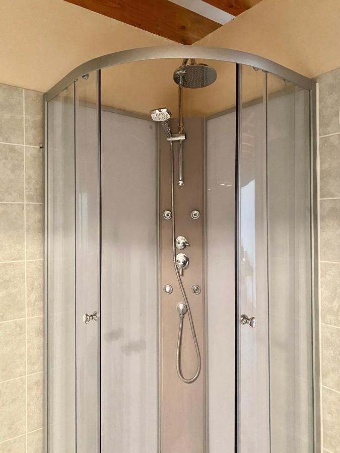Domaine Du Cellier De La Couronne Bed & Breakfast Sézanne Dış mekan fotoğraf